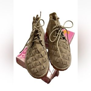 Fashion ankle boots, Tan faux leather and orange soles, Size 7, New without box